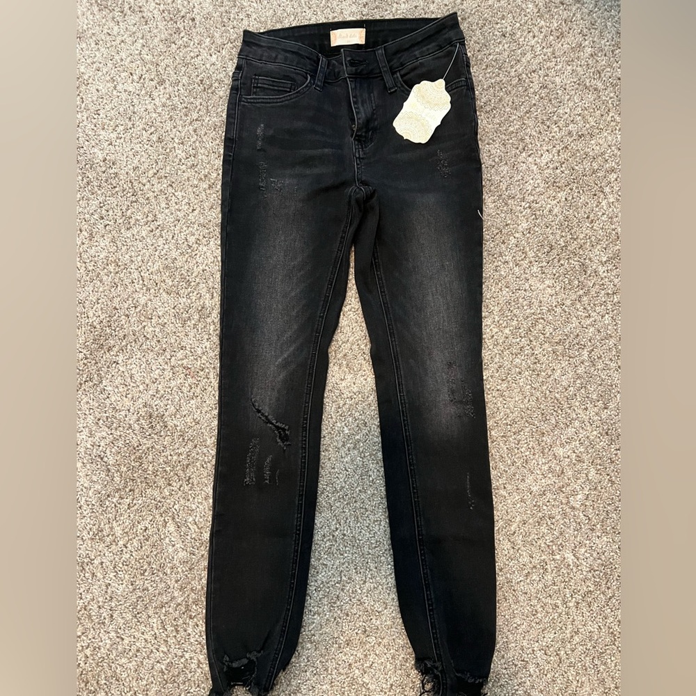 Black cropped stretchy jeans
